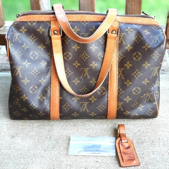 Louis Vuitton Handbags - SOLD  Louis Vuitton Authentic Sac Souple